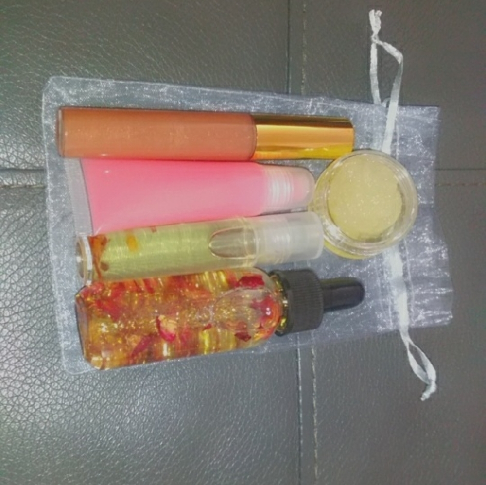 Cosmetics - Picture 2 of 2